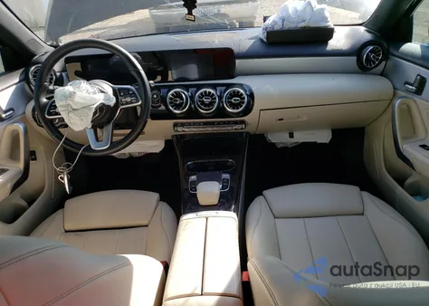 2019 Mercedes-Benz A 220 z USA, uszkodzony, nr VIN WDD3G4EB9KW019789